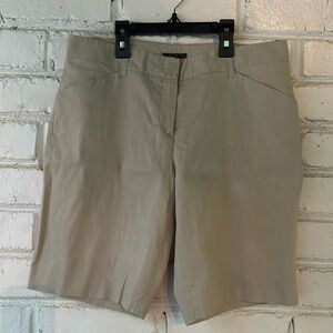 Theory Yanera Westside Khaki Stretch Bermuda Shorts Womens Size 6